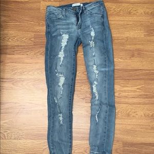 cute jeans worn a few times, good condition!